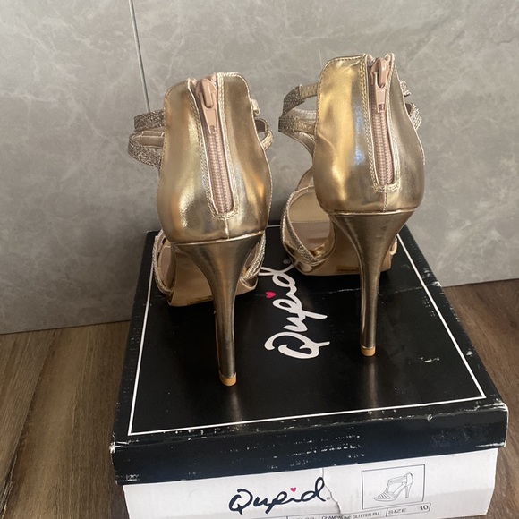 Size 10 Qupid Gold Strappy Heels - Picture 3 of 9